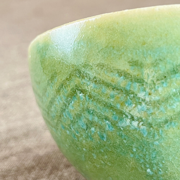 スープカップM ワイドカップ　ヘリンボーン柄　ピスタチオグリーン（手彫り） 3枚目の画像