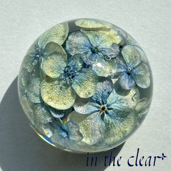 18mm 球体 ブラック&ブルー紫陽花 レジンチャーム