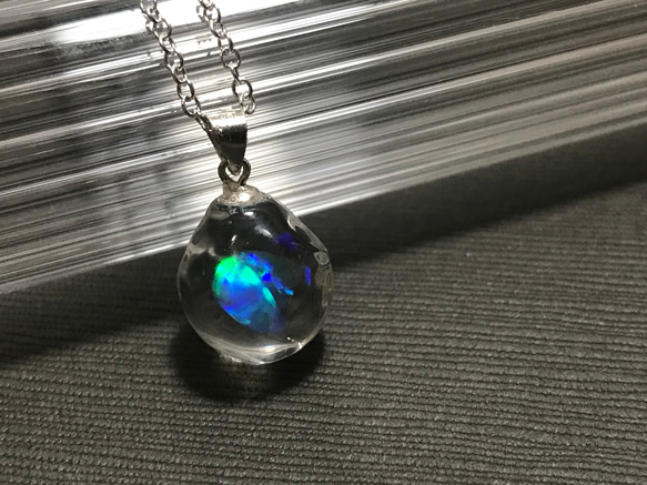 オパール (合成オパール)　大粒　ブルー　ステンレス金具 1枚目の画像