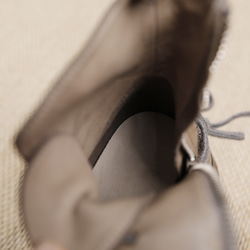 23 秋冬新款女式真皮鞋獨特鞋底高跟鞋馬丁靴 22.5 厘米-24.5 厘米 #836⭐免運費⭐ 第12張的照片