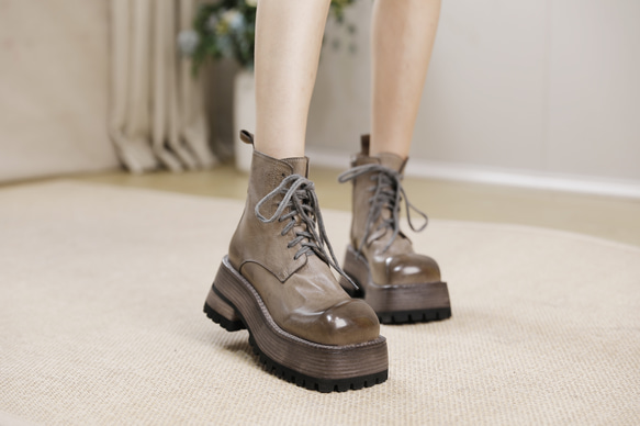 23 秋冬新款女式真皮鞋獨特鞋底高跟鞋馬丁靴 22.5 厘米-24.5 厘米 #836⭐免運費⭐ 第1張的照片