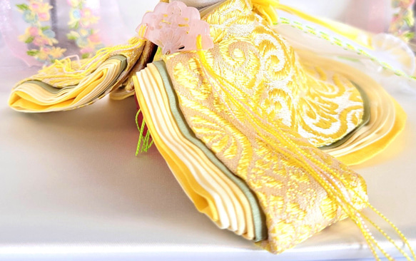 662 ひな祭り 小さな着せ替えお着物〈お姫様〉十二単 菜の花色地に花立