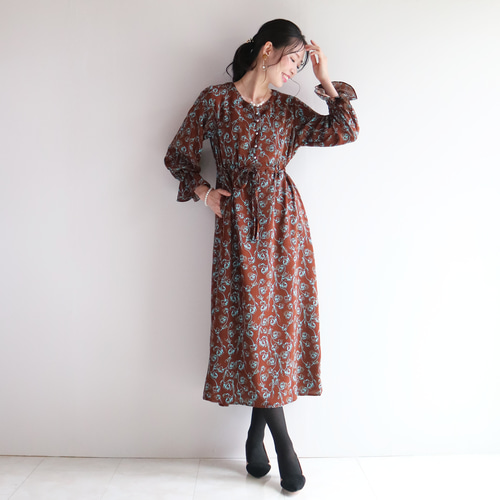 【新品タグ付き】ボタニカル柄ワンピース Lace Ladies ワンピース ボタニカル柄 ボウタイ付き ケープ風
