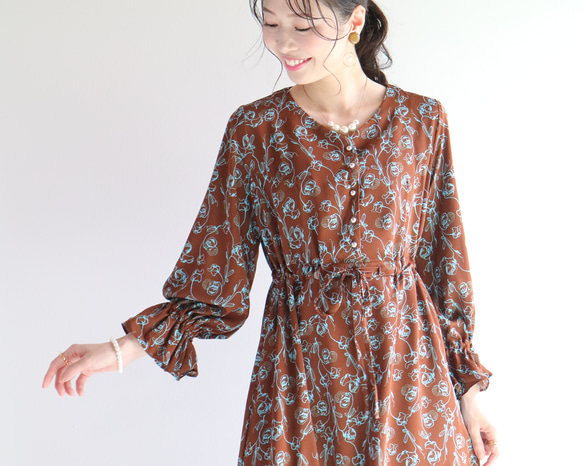 新款秋季色彩【植物圖案】柔和藍棕色長款喬其紗連身裙♥ 第3張的照片