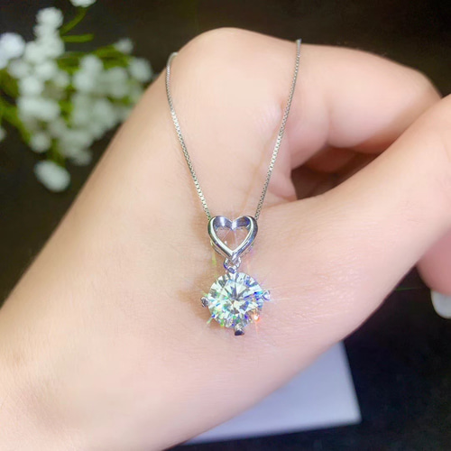 newデザイン】モアサナイト ネックレス K18WG