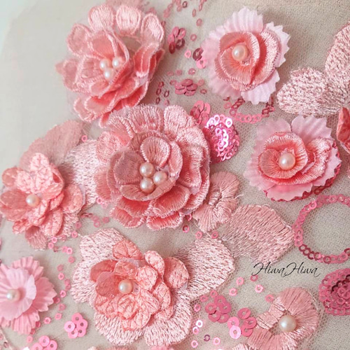 ビーズスパンコール刺繍入りピンクドレス