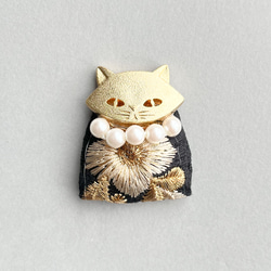 猫ちゃんボタン  ボタン組み合わせ  アシンメトリー  インド刺繍リボン  ピアス  イヤリング 5枚目の画像