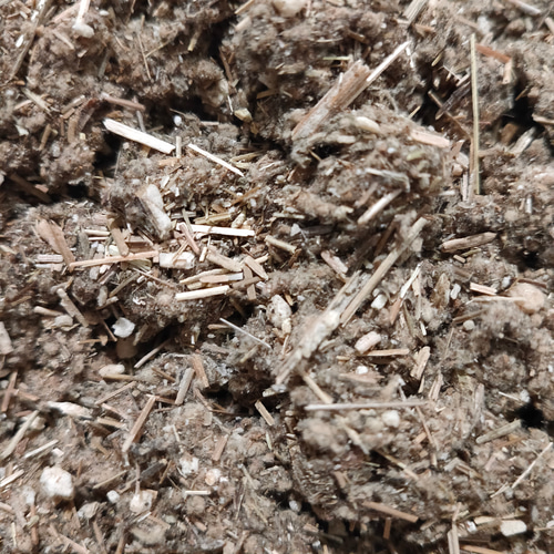 よもぎ蒸し用粉砕タイプ韓国江華島産の3年熟成獅子足よもぎ100% 1キロ よもぎ蒸し用1kg韓国江華島産の3年熟成獅子足よもぎ/100% 粉砕タイプ