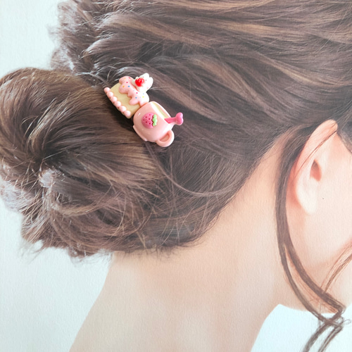 二本セット】いちご カップ ケーキ うさぎ 髪留め ヘアクリップ