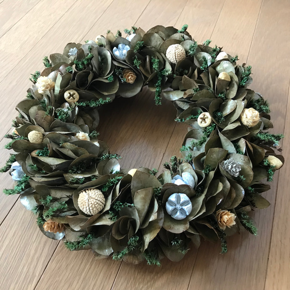 28cmシックでアンティークなユーカリと木の実のボタニカルグリーン  