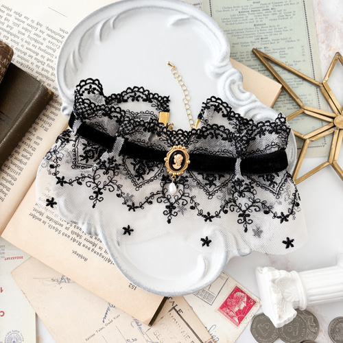 1000人目のゴースト：レースとカメオの付け襟チョーカー SV568