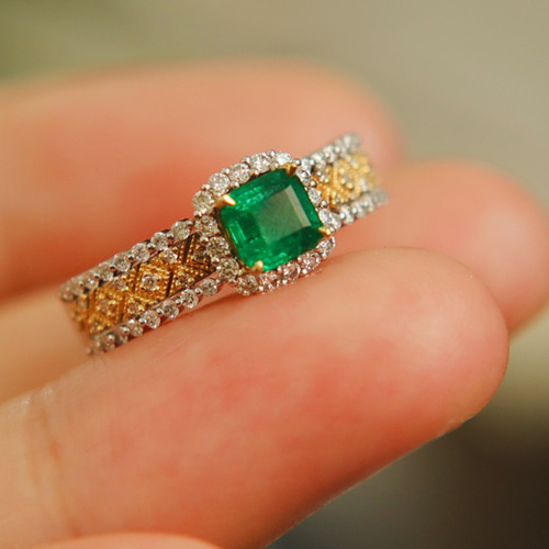 天然ダイヤモンド付きエメラルドリングk18 指輪・リング パール大好き  