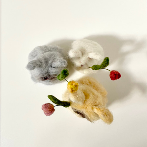 うさぎとチューリップの鏡 Kakusee チューブ絞り おやこdeキュッ うさぎホワイト 日本製