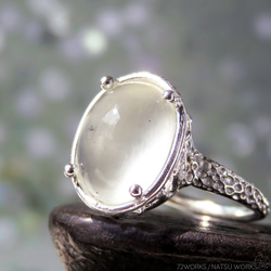 シルキームーンストーン リング / silk Moonstone Ring l 1枚目の画像