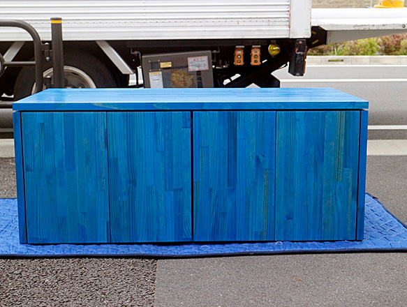 きれいな青色の水槽台　120×60センチ水槽用　無垢の水槽台 3枚目の画像