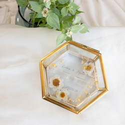 花かんざしとライスフラワーの金箔レジンリングピロー×ゴールドガラスケース 6枚目の画像