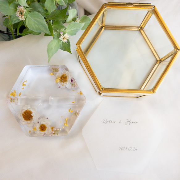 花かんざしとライスフラワーの金箔レジンリングピロー×ゴールドガラスケース 7枚目の画像