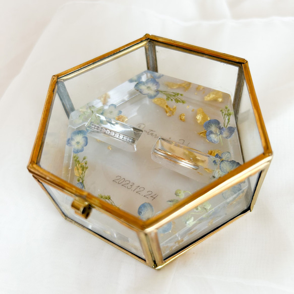 紫陽花の金箔レジンリングピロー×アンティークガラスケース 9枚目の画像