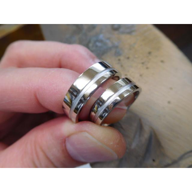 鍛造 結婚指輪 プラチナ1000 純プラチナ 太い 平打ち 男性 6mm 女性 5mm ライン彫り