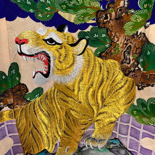 オーダー品】着物リメイクスカジャン ジャズバンド衣装 虎の刺繍 横