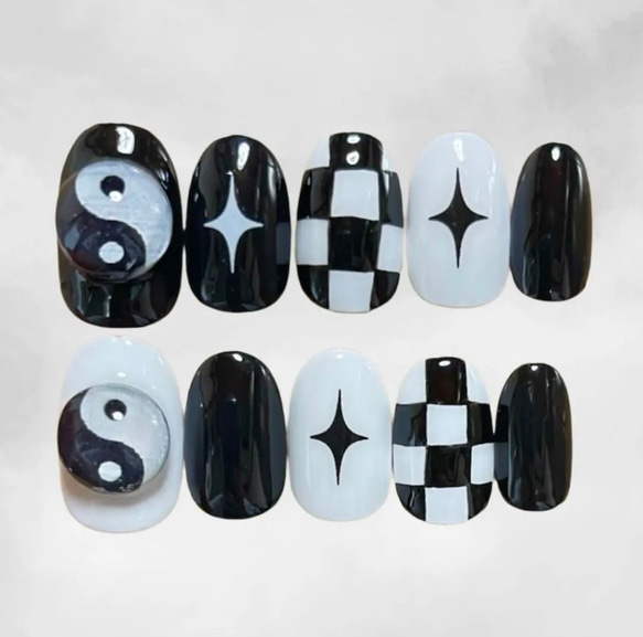 現品】ネイルチップ つけ爪 10枚 ギャル 白黒 y2k チェック 陰陽  