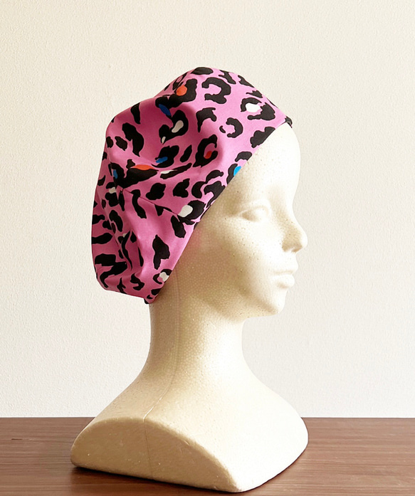 新作‼️ カタチにこだわるベレー帽　絶賛おススメ！かわいいピンクの豹柄 8枚目の画像