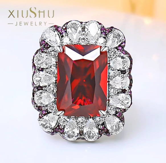 高級感 キラキラデザインリング　豪華指輪 ダイヤモンド 宝石
