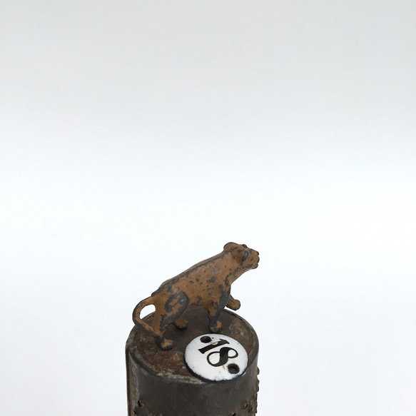 鉄のおもちゃフィギュア　タイガーのオブジェ　tiger figure　イギリス　おもちゃ 5枚目の画像