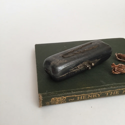 アンティークヘアピンケース　メタル　鉄もの　インダストリアル 古道具　ジュエリーケース　ギフトボックス 2枚目の画像