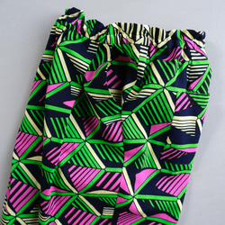 非洲蠟印花兒童錐形褶邊褲“霓虹燈” 第4張的照片
