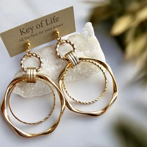 Amazon |  女性用フラットバックイヤリング、上品なゴールドフラットバックイヤリング、14Kゴールド軟骨イヤリング低刺激性チタンイヤリングセット、複数のピアススモールフープイヤリング彼女へのギフト。,  銅 イエローゴールド キュービックジルコニア, キュービックジルコニア | ピアス 通販 LOYALLOOK 18個 軟骨イヤリング スタッド 女性用 サージカルスチール フラットバック イヤリング カウチ フープ ピアス