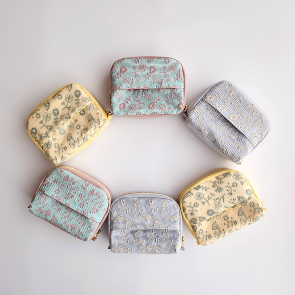 ラスト│ミナペルホネンfield of flowerのコロンと可愛いマチ付き