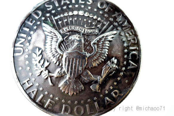 ビンテージ コイン ペンダントトップ、 ドーム状加工の個性的 コインペンダント、11230-494 本物の外国コイン 1枚目の画像