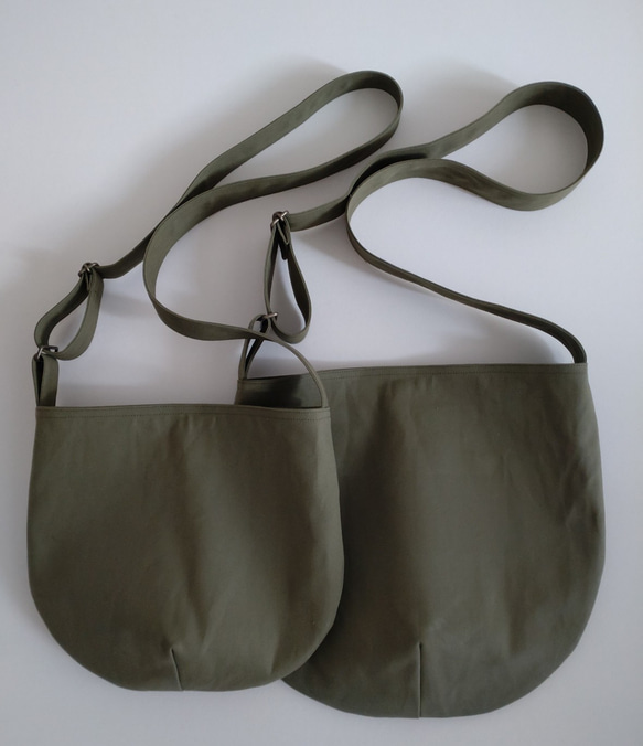 帆布のショルダーバッグ　サコッシュ　small/　オリーブ 4枚目の画像