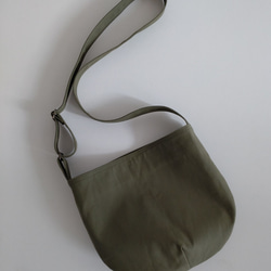 帆布のショルダーバッグ　サコッシュ　small/　オリーブ 1枚目の画像
