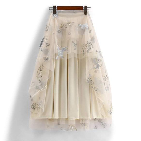 シックなスパンコールと刺繍の模様 ダブルチュールのスカート アンズ色のプリーツスカート 3枚目の画像