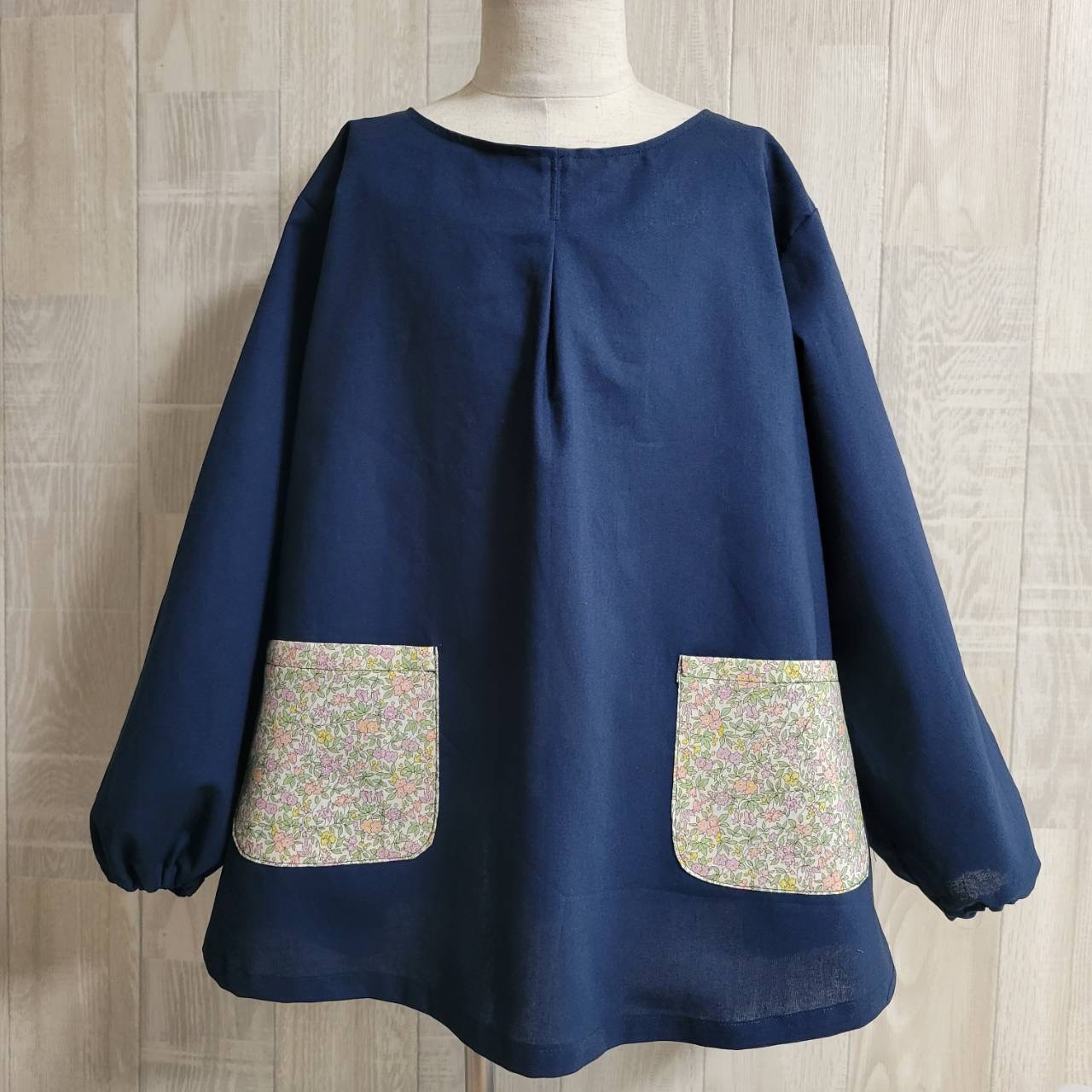 【受注80〜160】 リバティA ③ピンク ラセンビィコットン ネイビー  後ろボタン 長袖スモック