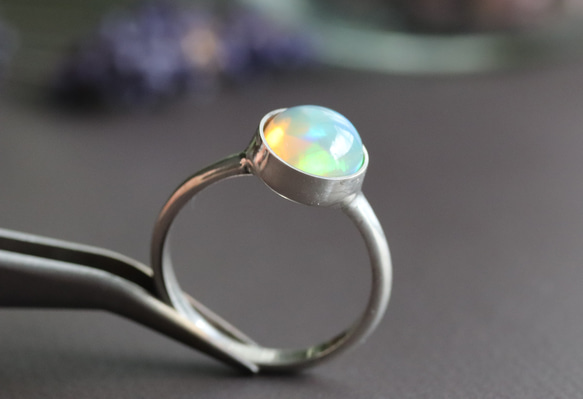 ぽっこり天然オパール8㎜ ふくりん留めシルバーリング 指輪・リング