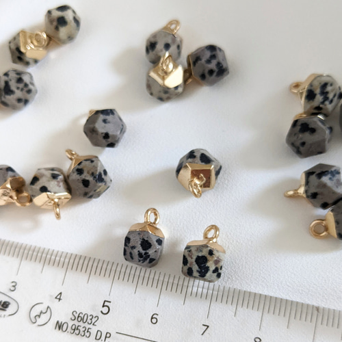 天然石 ダルメシアンジャスパー チャーム 2個 カン付き パーツ 天然石
