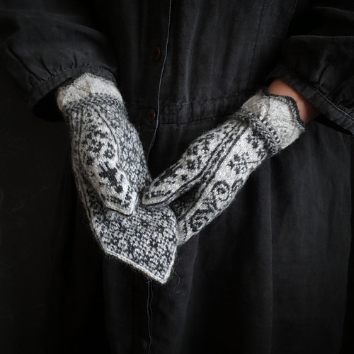 M様ご注文分/ ミトン / Selburosa(ミディアムグレー×炭色) 手袋  