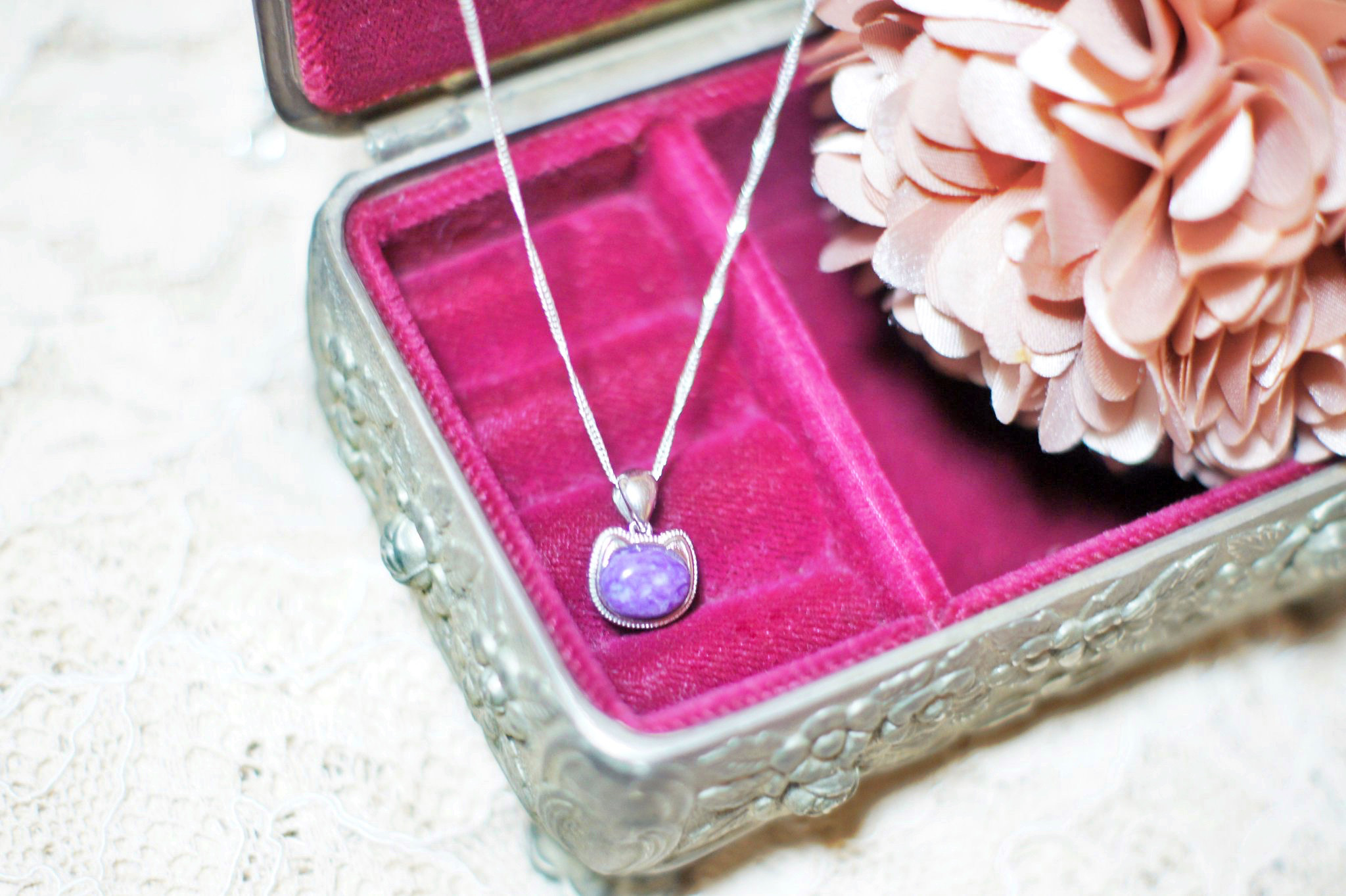 チャロアイトのネコちゃんのsilver925ネックレス