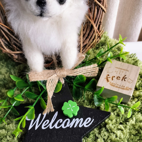 羊毛フェルト ホワイトチワワのウェルカムリースS 羊毛フェルト Hand