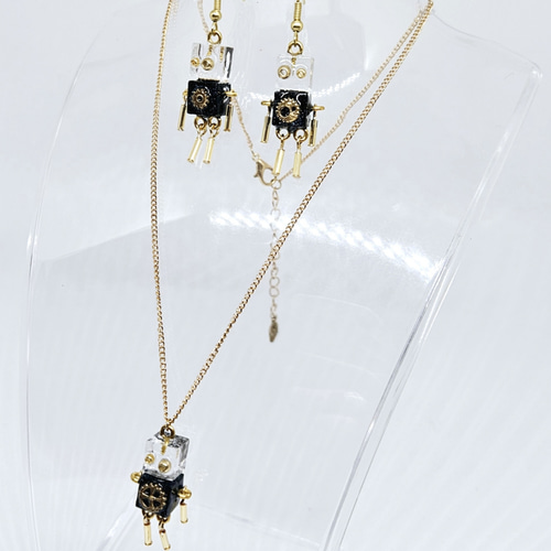 手足ゆらゆらロボットネックレス*ネイビー ネックレス・ペンダント