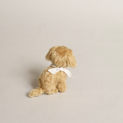 【いぬのぬいぐるみ】白いスカーフの子犬 2枚目の画像