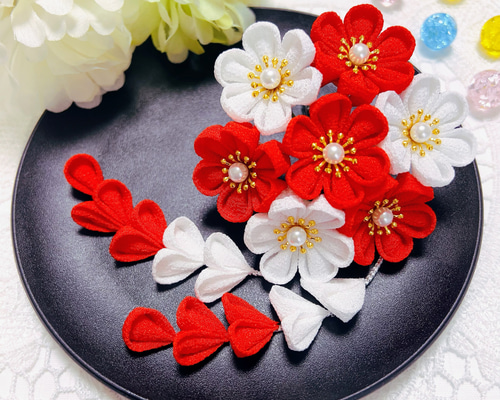 つまみ細工 髪飾り(赤 白) 七五三 成人式 前撮り 3歳 7歳 753