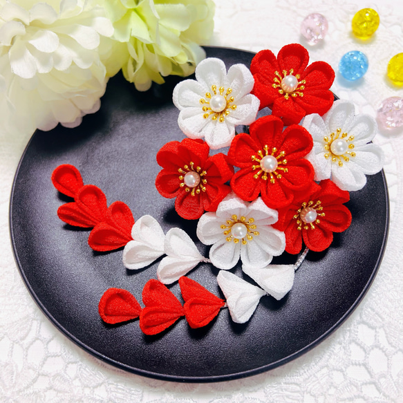 つまみ細工 髪飾り(赤 白) 七五三 成人式 前撮り 3歳 7歳 753