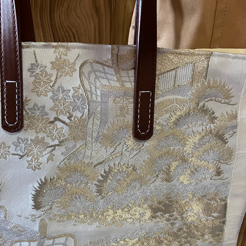 アンズルーム☆ちょっと豪華な☆トートバッグ☆かばん☆白×金