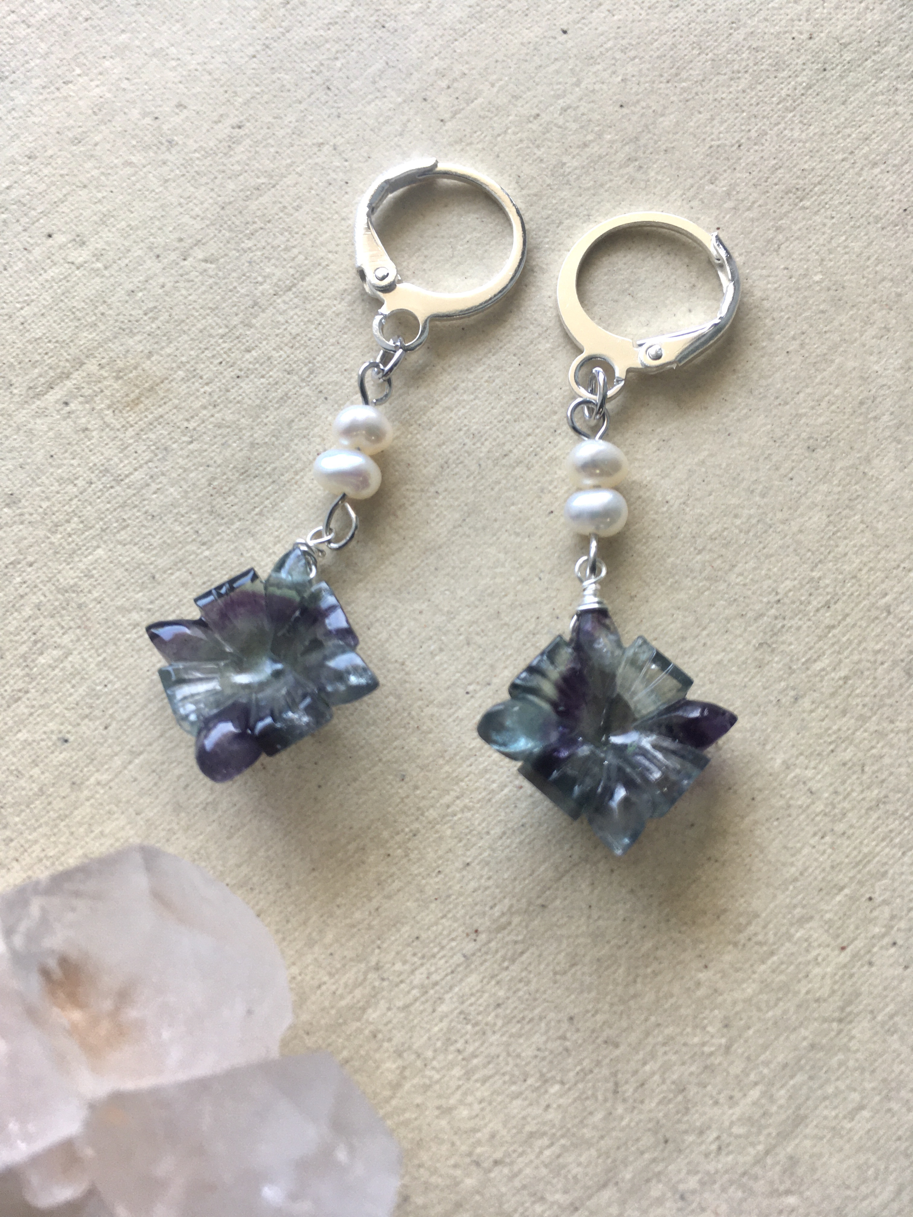 フローライト と 淡水パール のピアス★イヤリング　天然石　花