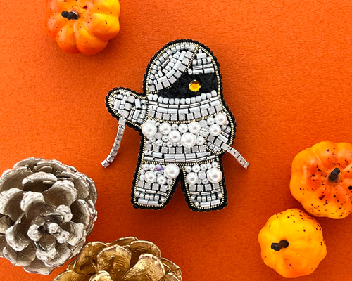 [専用　こり様]刺繍 チャーム ストラップ ビーズ ハロウィン キジトラ ビーズステッチキット ハロウィンモンスターのがまぐちバッグ