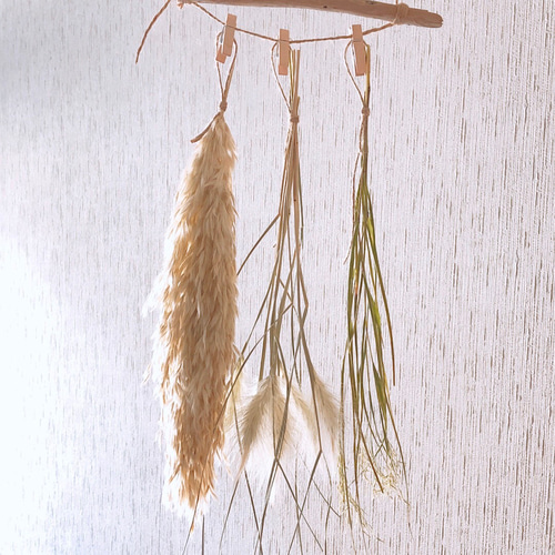 パンパスグラスと白いお花のナチュラル流木ガーラント パンパスグラスと白いお花のナチュラル流木ガーラント